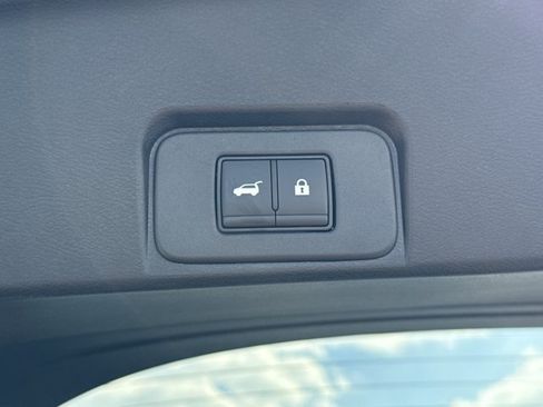 Certified 2026 Nissan Rogue SV w/ SV Premium Package FWD image 10