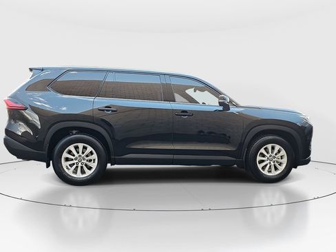 Used 2024 Toyota Grand Highlander AWD image 4