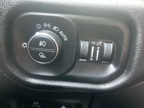 Used 2019 RAM 1500 Big Horn image 15