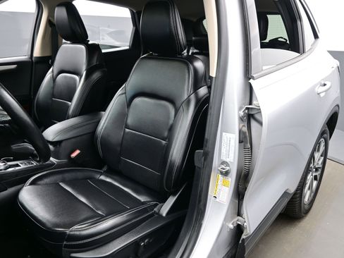 Used 2020 Ford Escape SEL image 13