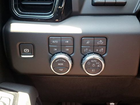 New 2026 GMC Sierra 2500 AT4 w/ AT4 Premium Plus Package AWD/4WD image 16