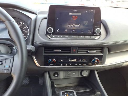 Used 2025 Nissan Rogue SV FWD image 15