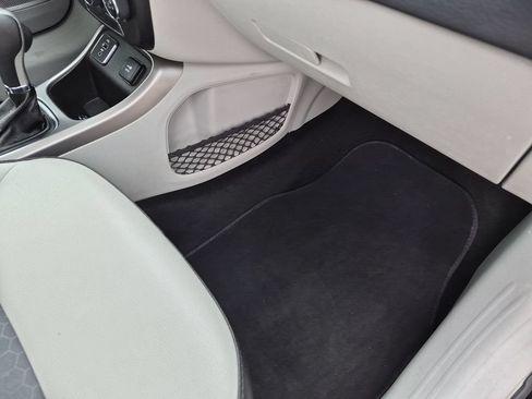 Used 2018 Jeep Compass Latitude FWD image 39