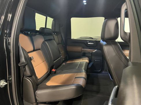 Used 2021 Chevrolet Silverado 3500 High Country image 34