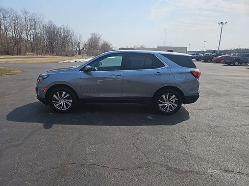Used 2023 Chevrolet Equinox LT image 4