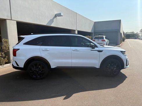Used 2023 Kia Sorento SX AWD/4WD image 6