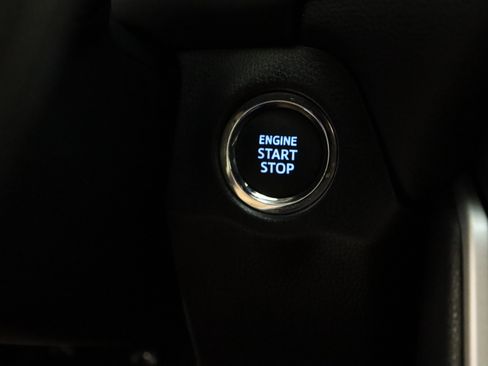Used 2021 Toyota RAV4 XLE FWD image 18
