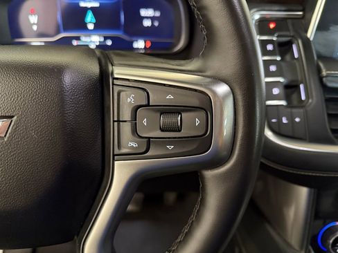 Used 2023 Chevrolet Suburban Premier image 13