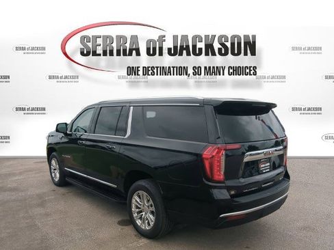 Used 2023 GMC Yukon XL SLT w/ SLT Premium Package AWD/4WD image 6