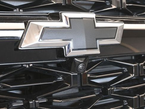 Used 2024 Chevrolet Traverse RS image 65