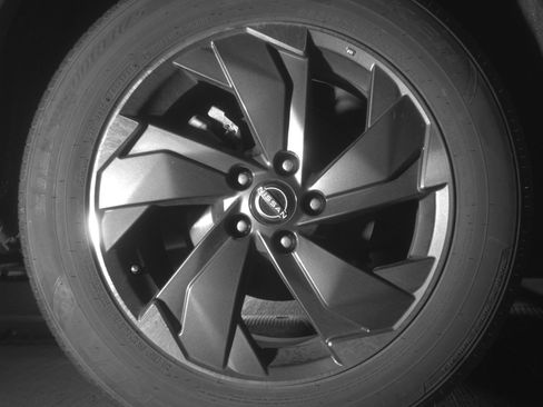 Used 2025 Nissan Rogue SV FWD image 15