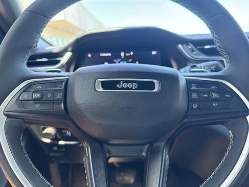 Used 2023 Jeep Grand Cherokee L Laredo AWD/4WD image 23