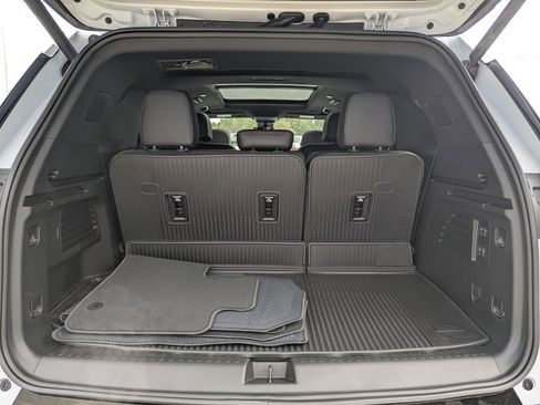 New 2026 Chevrolet Traverse RS w/ LPO, Floor Liner Package image 16