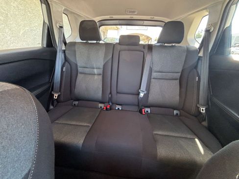 Used 2025 Nissan Rogue SV FWD image 40