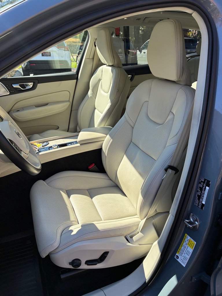 Used 2022 Volvo XC60 B5 Inscription w/ Advanced Package AWD/4WD image 19