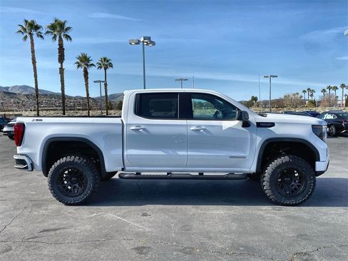 New 2026 GMC Sierra 1500 Elevation image 14