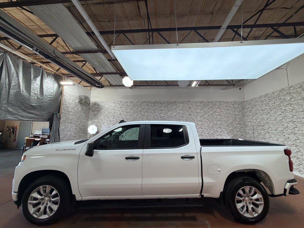 Used 2022 Chevrolet Silverado 1500 Custom w/ Safety Confidence Package RWD image 4