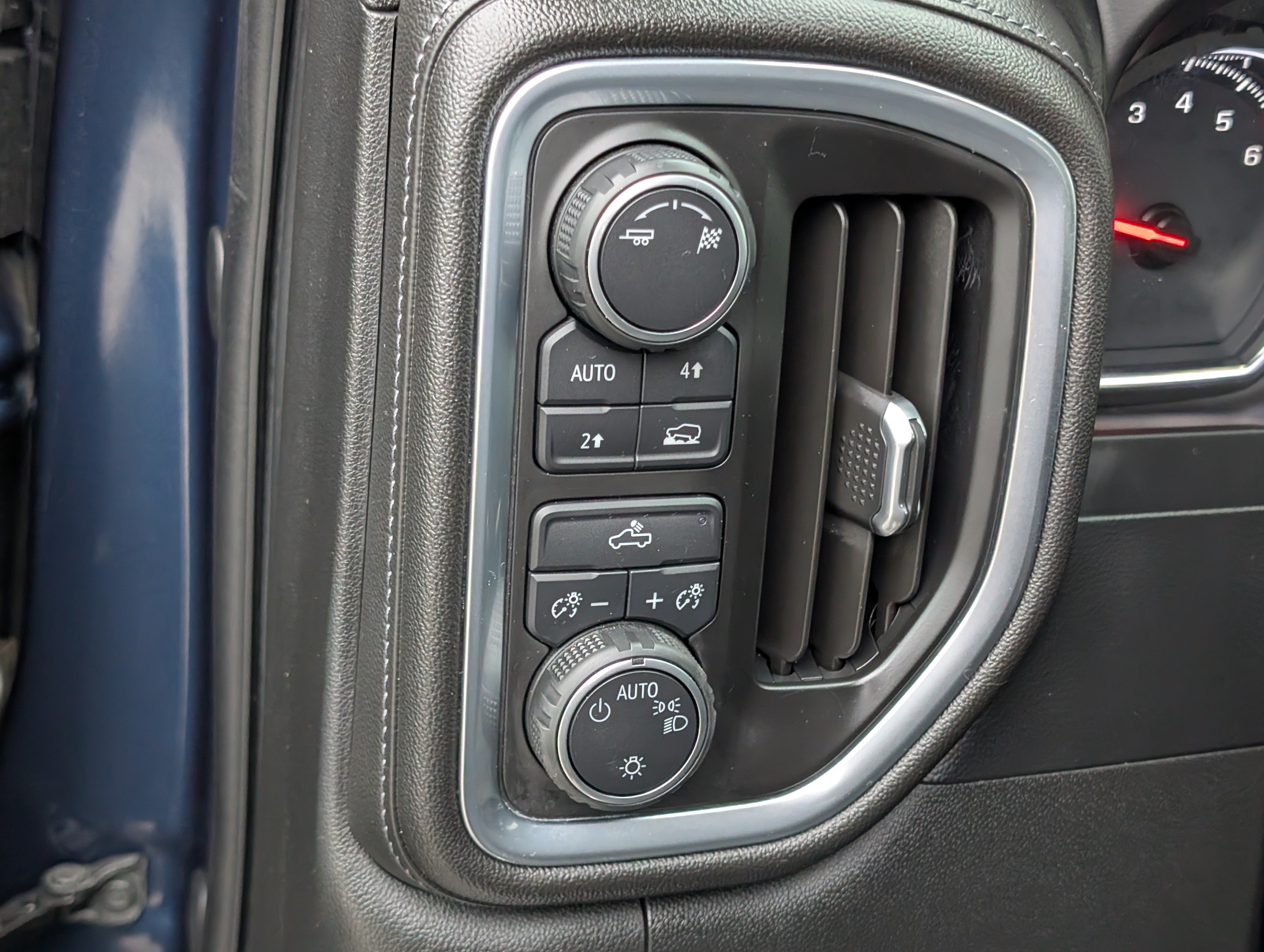 Used 2019 Chevrolet Silverado 1500 LT w/ All-Star Edition AWD/4WD image 21