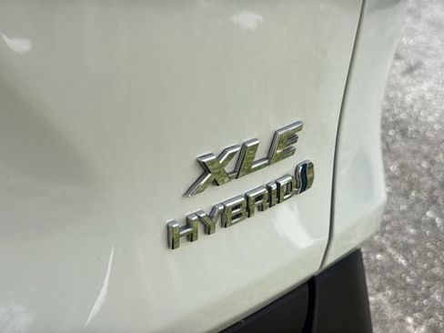 Used 2019 Toyota RAV4 XLE w/ Convenience Package AWD/4WD image 7