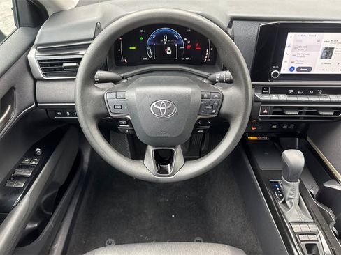 Certified 2025 Toyota Camry LE image 13