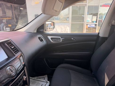 Used 2020 Nissan Pathfinder SV w/ Cargo Package AWD/4WD image 17