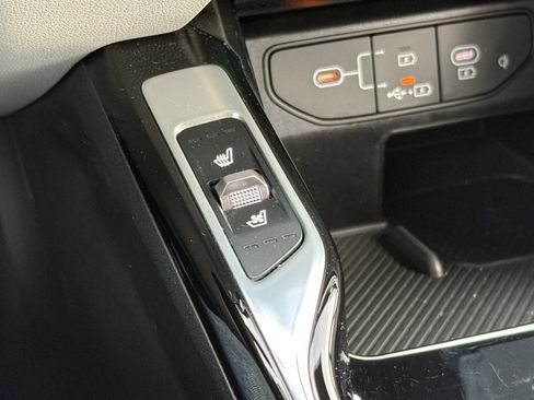 Certified 2025 Kia Sorento SX Prestige image 23