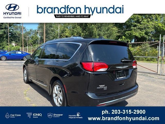 Used 2020 Chrysler Pacifica Touring-L FWD image 4