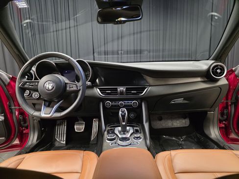 Used 2022 Alfa Romeo Giulia Ti image 18