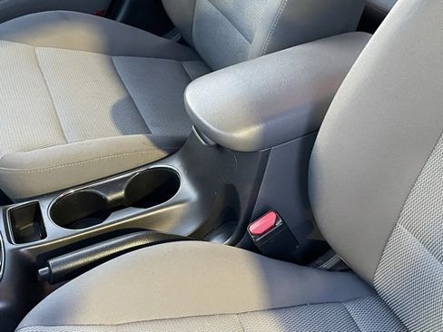 Used 2017 Kia Forte LX image 29