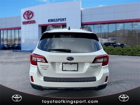 Used 2017 Subaru Outback 2.5i Limited image 4