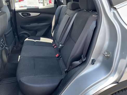 Used 2018 Nissan Rogue Sport S AWD/4WD image 17