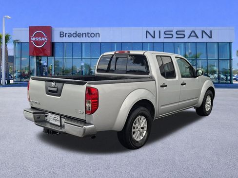 Used 2017 Nissan Frontier SV RWD image 5