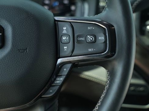 Used 2024 RAM 2500 Limited AWD/4WD image 32