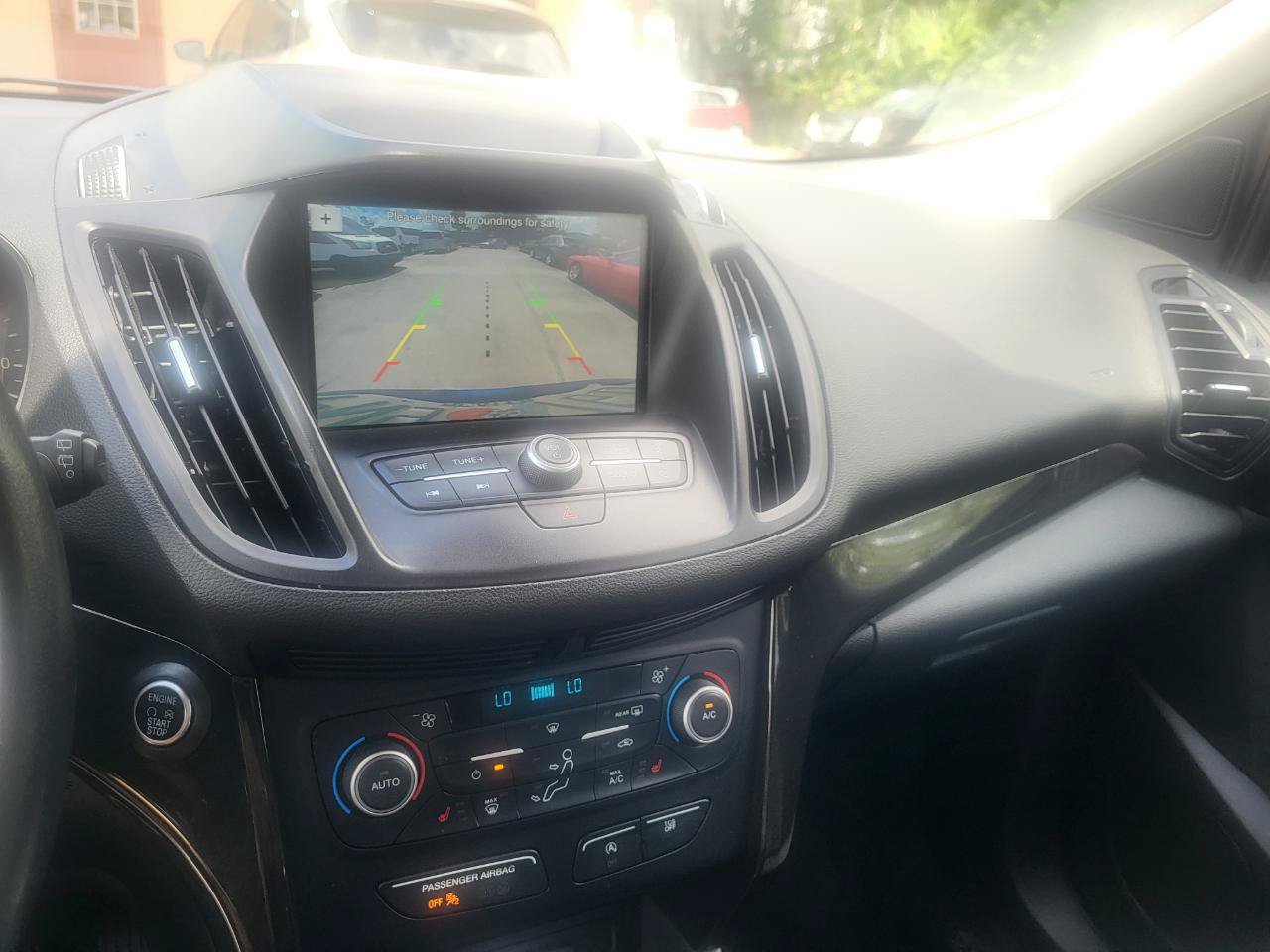 Used 2019 Ford Escape SE w/ SE Sport Appearance Package AWD/4WD image 46