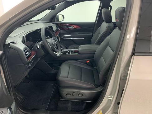 New 2026 Chevrolet Traverse Z71 w/ Driver Confidence Package image 9