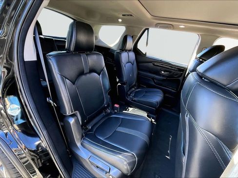 Used 2024 Honda Pilot Touring image 19