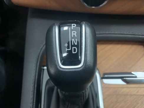 Certified 2022 Volvo XC90 T6 Momentum w/ Climate Package image 15