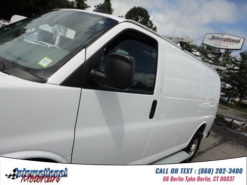 Used 2020 Chevrolet Express 2500 w/ Driver Convenience Package RWD image 9