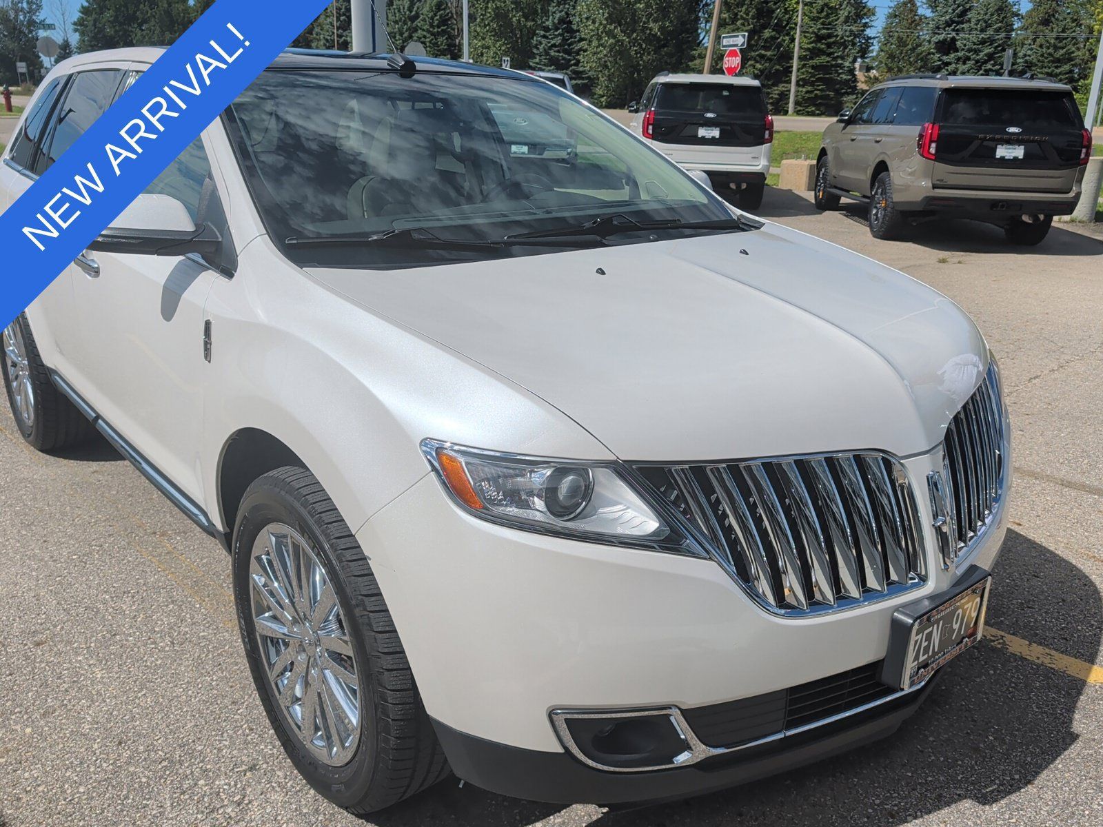 Used 2015 Lincoln MKX AWD w/ Equipment Group 102A image 3
