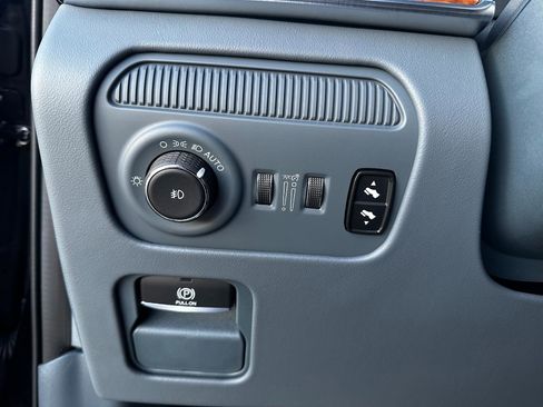 Used 2022 Jeep Grand Wagoneer Series II w/ Flexible Seating Group image 26