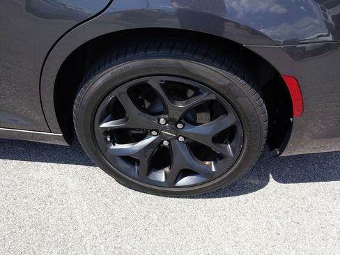 New 2023 Chrysler 300 Touring L w/ Popular Equipment Group image 18