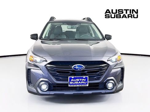 Used 2025 Subaru Outback Onyx Edition image 3