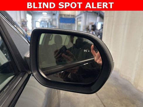 Used 2025 GMC Acadia Elevation image 36