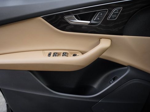 Used 2023 Audi Q8 Premium w/ Convenience Package image 36