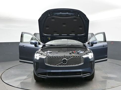 New 2026 Volvo XC90 B6 Plus w/ Protection Package Premier AWD/4WD image 56