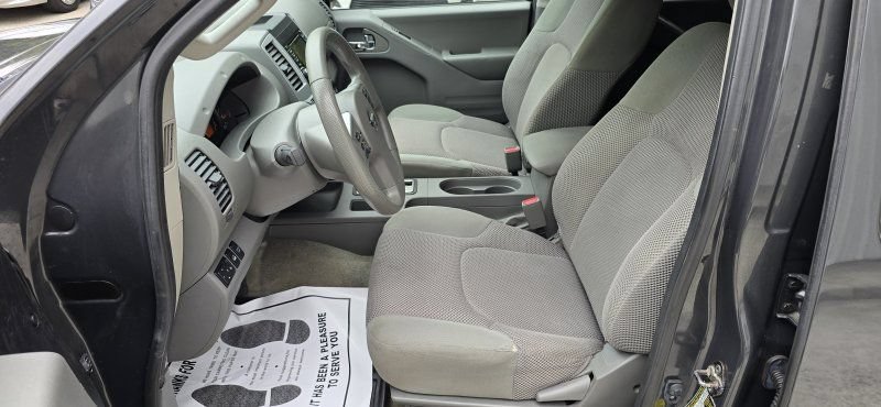 Used 2015 Nissan Frontier SV AWD/4WD image 15
