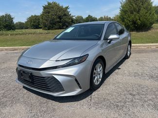 Used 2025 Toyota Camry XLE image 1
