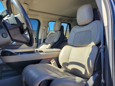 Used 2022 Lincoln Navigator Reserve image 17