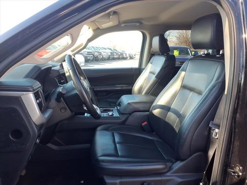 Used 2024 Ford Expedition XLT image 27