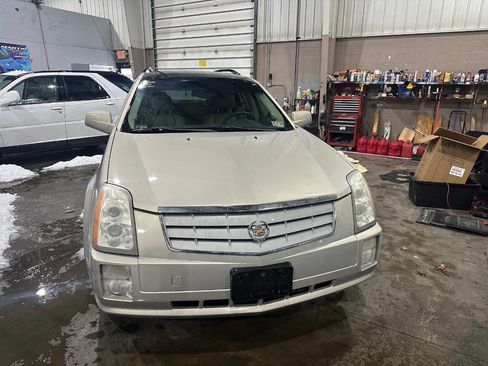 Used 2009 Cadillac SRX AWD w/ Third Row Seating Package image 2